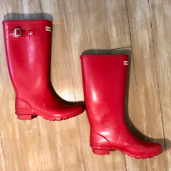 Red Hunter Wide Calf Rain Boots - Picture 6 of 7